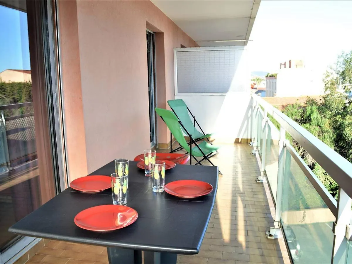 Апартаменты Appartement Climatise 2P Avec Parking, Proche Plage Et Commerces A Cavalaire - Fr-1-226B-99